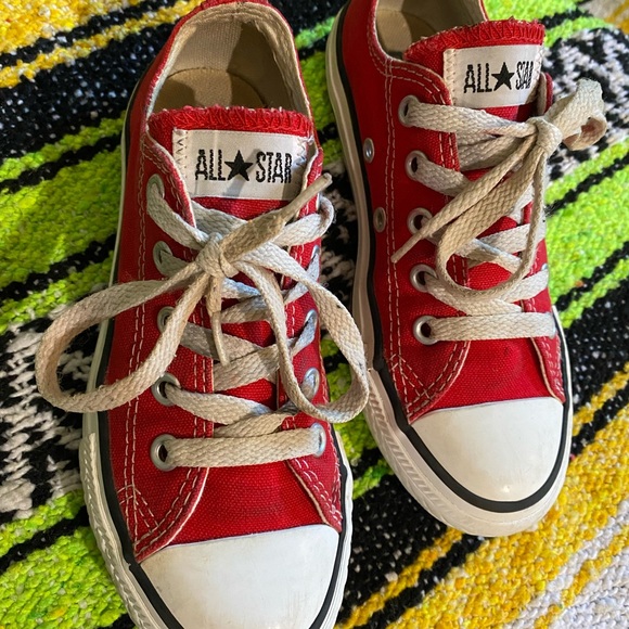 Red Converse All-Star Chuck Taylor Low Top Shoes Youth Size 12 (US) - Picture 7 of 9